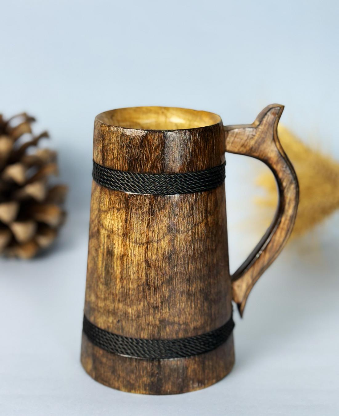 this is the beautiful and best handcrafted wooden beer mug for beer lovers and home decor lovers made of eco friendly mango wood and packed in eco friendly plastic free packaging. Buy the best quality handcrafted wooden beer mug on agrrro.com.