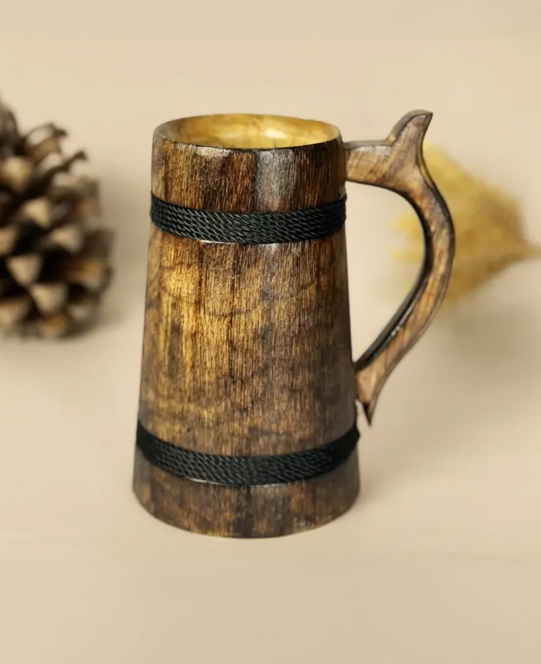 this is the beautiful and best handcrafted wooden beer mug for beer lovers and home decor lovers made of eco friendly mango wood and packed in eco friendly plastic free packaging. Buy the best quality handcrafted wooden beer mug on agrrro.com.