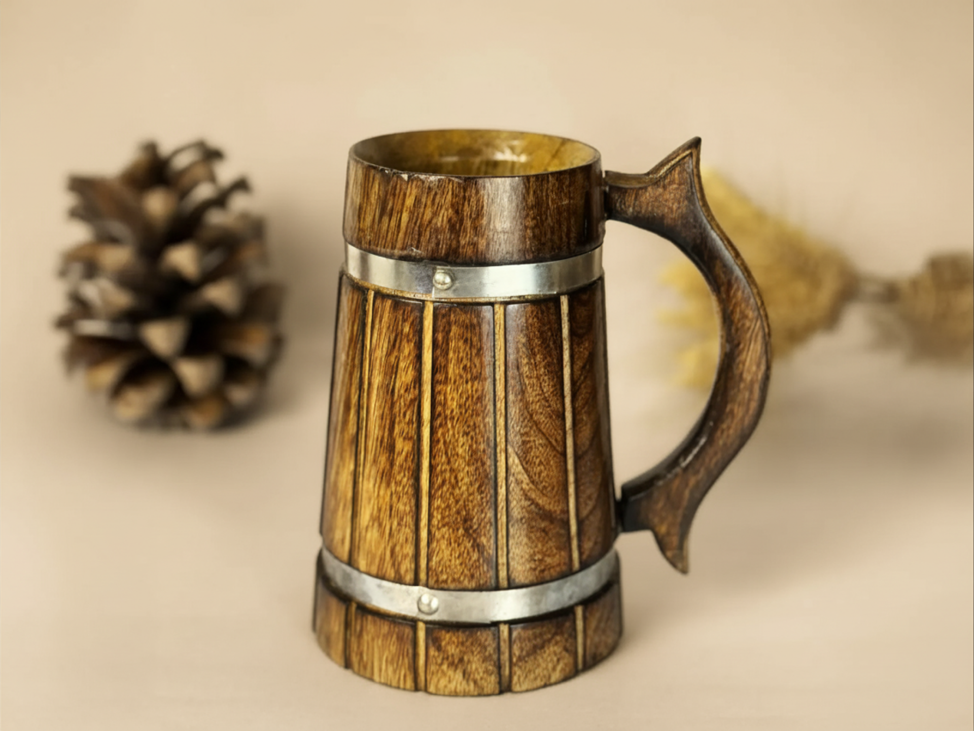 this is the beautiful and best handcrafted wooden beer mug for beer lovers and home decor lovers made of eco friendly mango wood and packed in eco friendly plastic free packaging. Buy the best quality handcrafted wooden beer mug on agrrro.com.