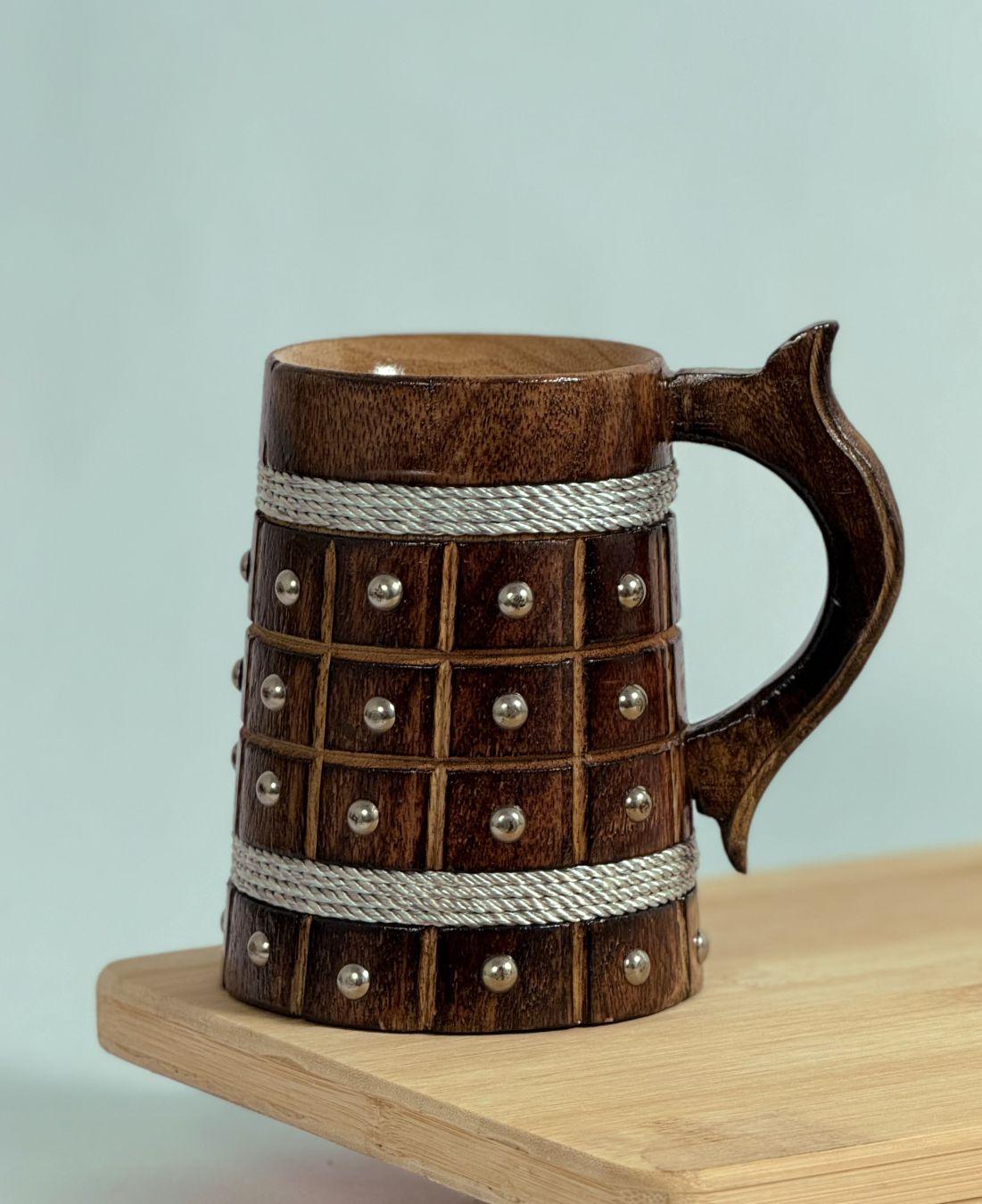this is the beautiful and best handcrafted wooden beer mug for beer lovers and home decor lovers made of eco friendly mango wood and packed in eco friendly plastic free packaging. Buy the best quality handcrafted wooden beer mug on agrrro.com.