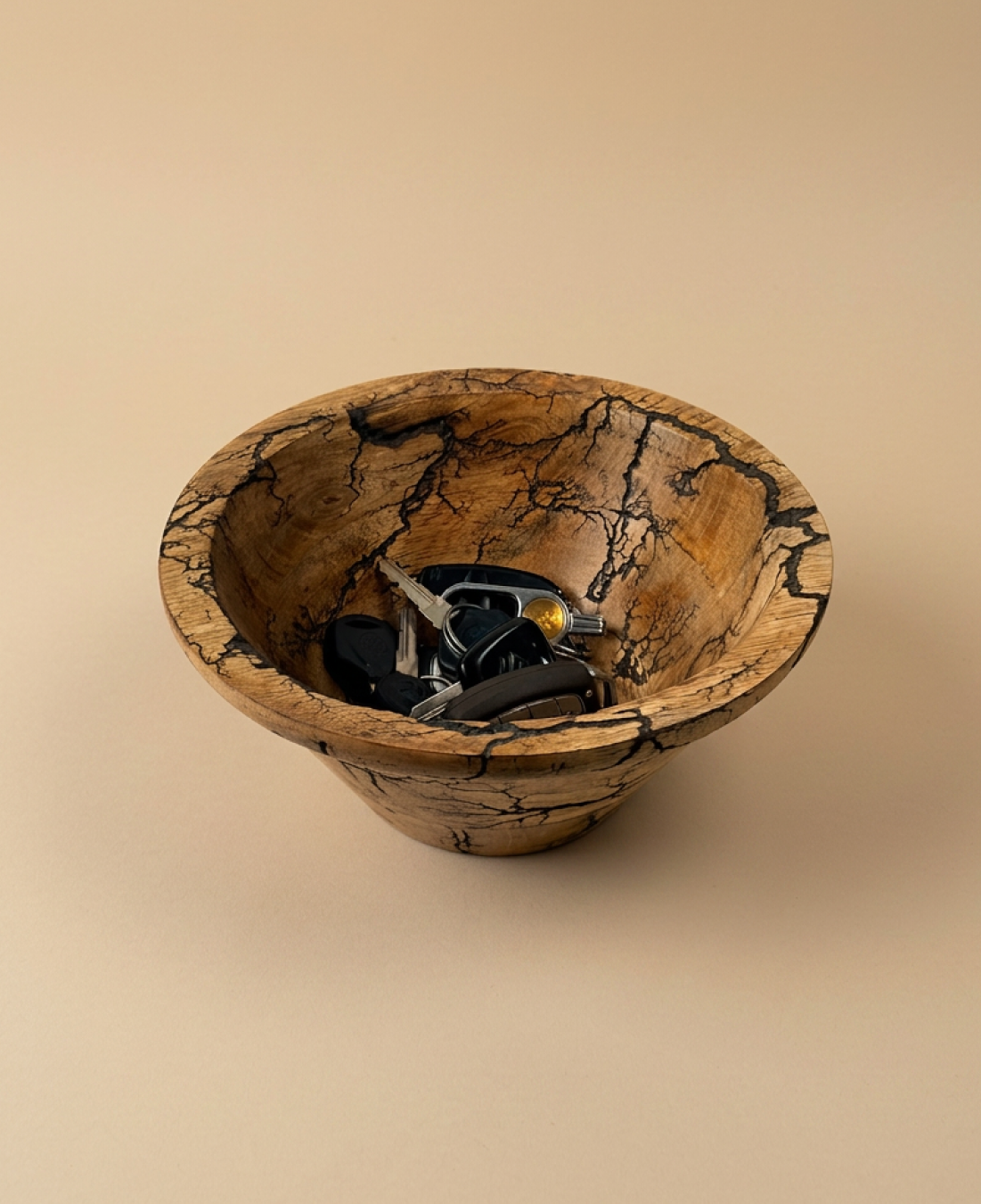 This is the beautiful and best handcrafted wooden fruit bowl, best handcrafted fruit bowl for decor lovers. Buy world's best handcrafted wooden fruit bowl or decor bowl on www.agrrro.com. This is the best way to decorate your home with your loved ones.
