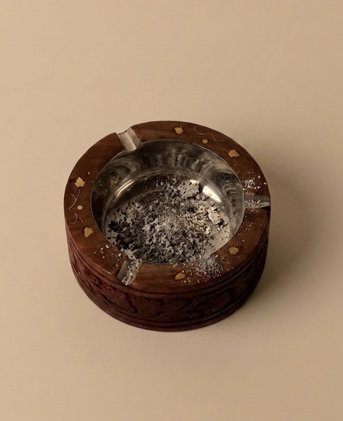 Pyros_-_Handcrafted_Wooden_Ash_Trey