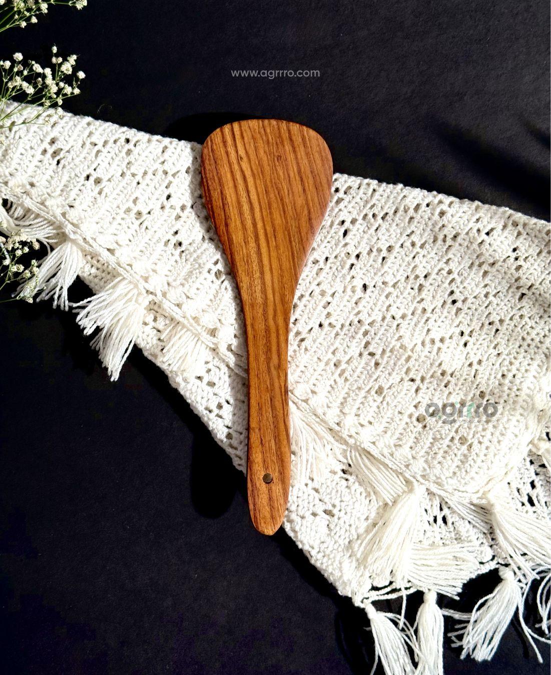 This is the beautiful and best handcrafted wooden spatula, best handcrafted spatula for decor lovers. Buy world's best handcrafted wooden spatula or wooden spoons on www.agrrro.com. This is the best way to decorate your kitchen and having snacks with your loved ones.