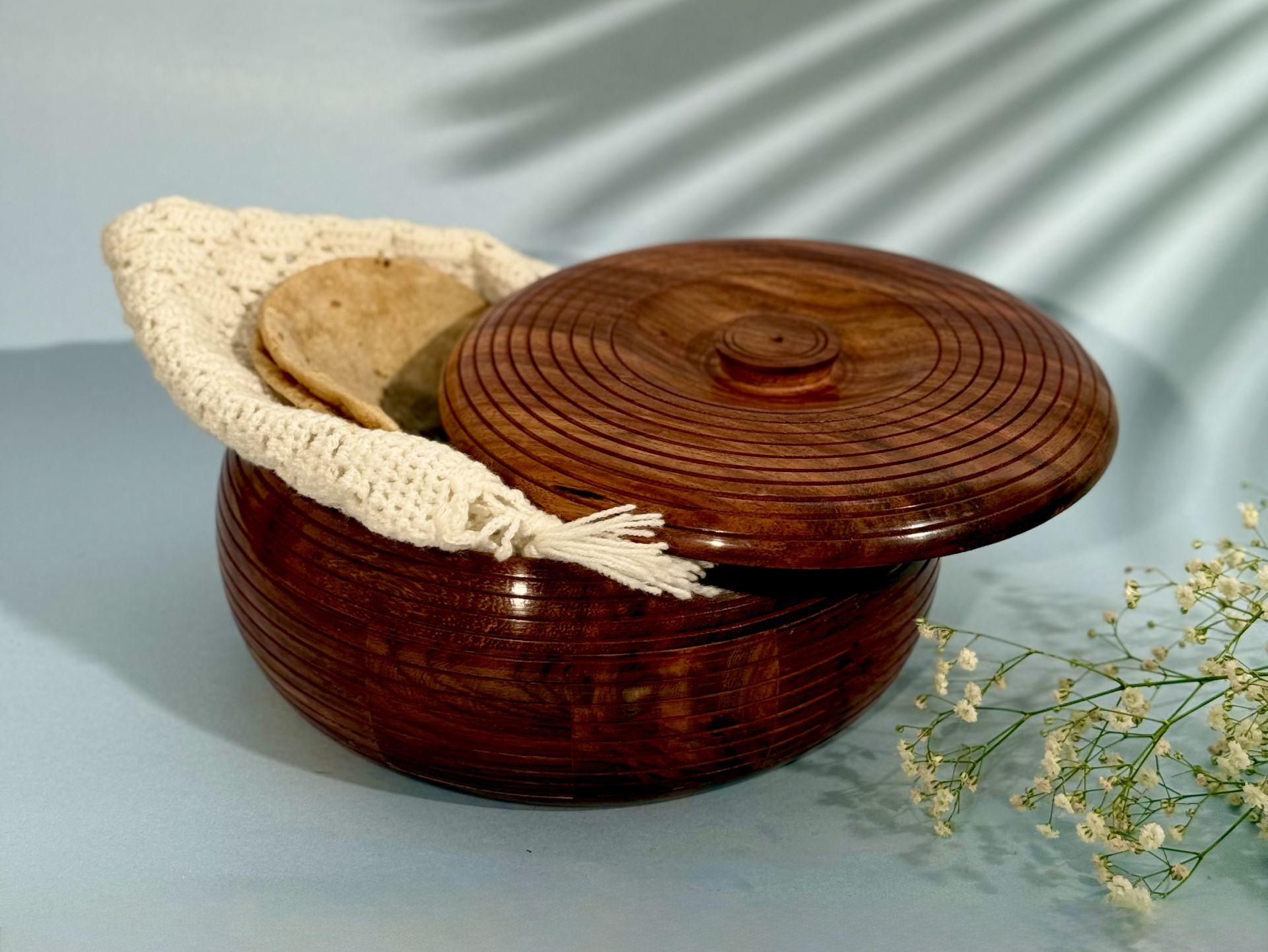 this is the beautiful and best handcrafted wooden chapati box, best handcrafted roti box for kitchenware lovers. Buy world's best handcrafted chapati box or roti box on www.agrrro.com. This is the best way to enjoy dinner with your loved ones.