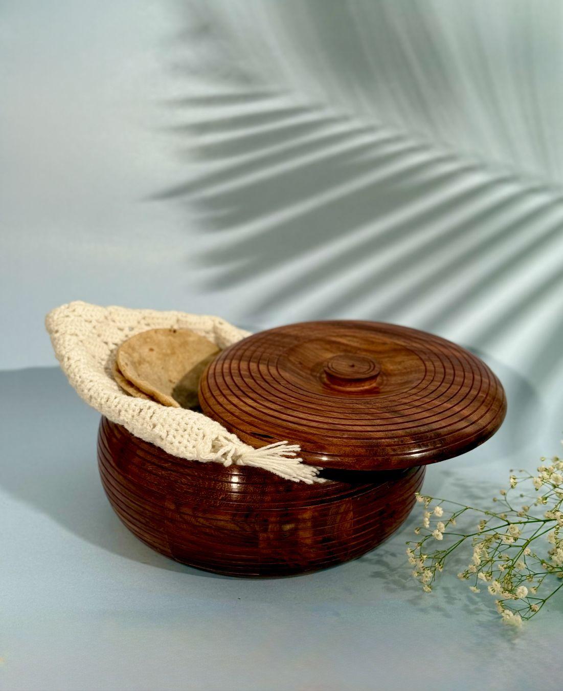 this is the beautiful and best handcrafted wooden chapati box, best handcrafted roti box for kitchenware lovers. Buy world's best handcrafted chapati box or roti box on www.agrrro.com. This is the best way to enjoy dinner with your loved ones.